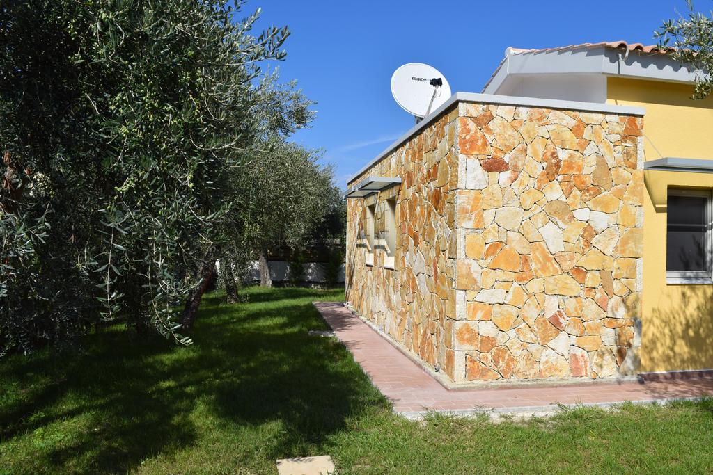 מוראיטיקה Three Stars Luxury Villas מראה חיצוני תמונה